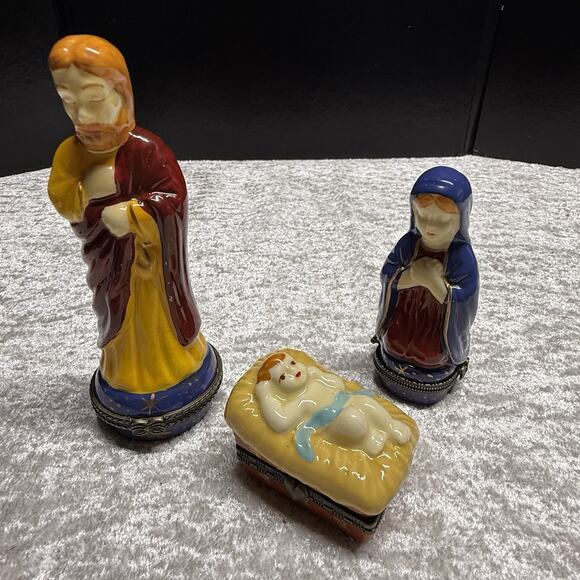 Holy Family Porcelain Hinged Trinket Box Set - Mary, Joseph & Baby Jesus - Picture 3 of 10